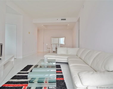 16001 Collins Ave - Photo Thumbnail 11