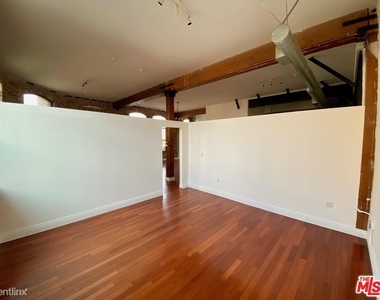 652 Mateo St Unit 202 - Photo Thumbnail 2