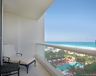 17875 Collins Ave - Photo Thumbnail 20