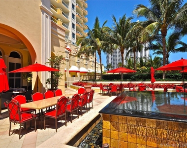 17875 Collins Ave - Photo Thumbnail 41