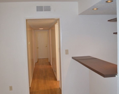 8060 Canby Ave #4 - Photo Thumbnail 6