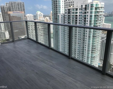 1010 Brickell Ave Unit 4201 - Photo Thumbnail 3