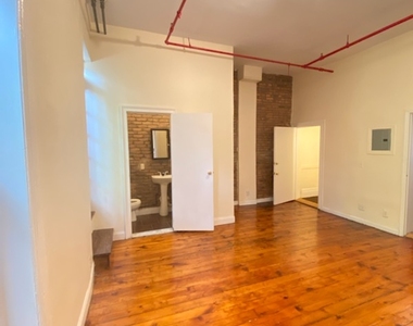 521 Madison Street, Apartment 2 - Photo Thumbnail 7