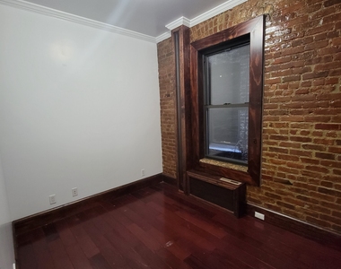 109 Ludlow Street - Photo Thumbnail 2