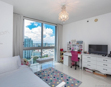 475 Brickell Ave - Photo Thumbnail 23