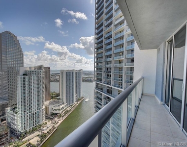 475 Brickell Ave - Photo Thumbnail 12