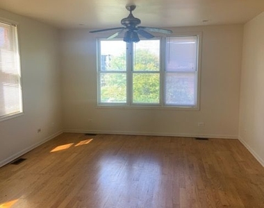 1415 E 62nd St Apt 2w - Photo Thumbnail 1