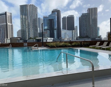 350 S Miami Ave Apt 2009 - Photo Thumbnail 2