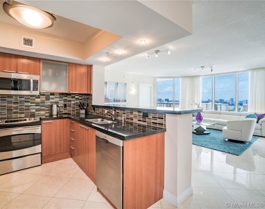 16699 Collins Ave - Photo Thumbnail 0