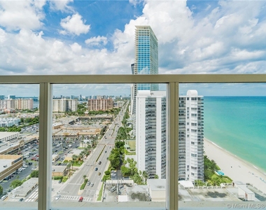 16699 Collins Ave - Photo Thumbnail 14