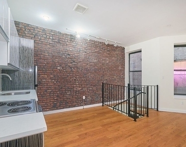 662 Park Place - Photo Thumbnail 1