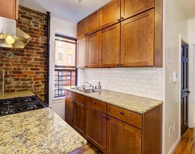 116 Mott Street - Photo Thumbnail 5