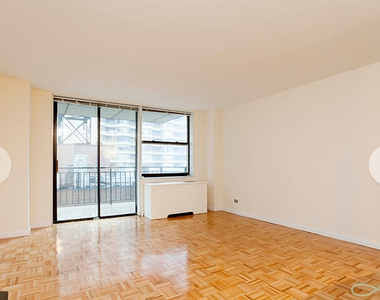 330 East 39th Street - Photo Thumbnail 2