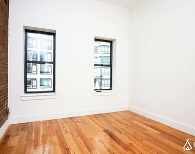 577 Vanderbilt Ave - Photo Thumbnail 3