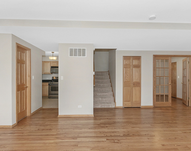 407 South Oak Park Avenue - Photo Thumbnail 9