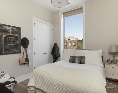 943 North Crosby Street - Photo Thumbnail 7