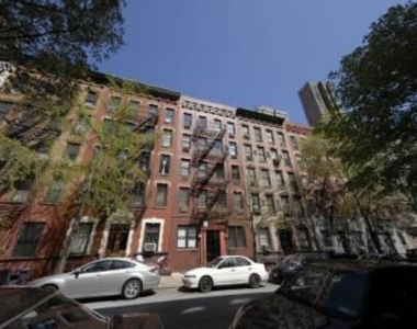 515 East 81st Street - Photo Thumbnail 4