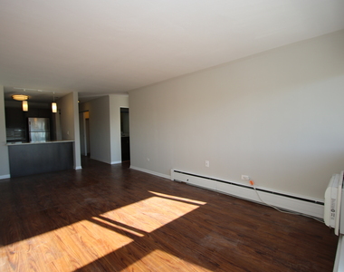 1704 North North Park Avenue - Photo Thumbnail 4