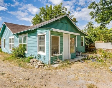 1203 E Davis Avenue - Photo Thumbnail 9