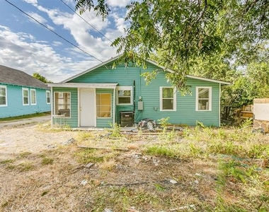 1203 E Davis Avenue - Photo Thumbnail 7