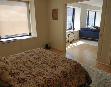 85 East India Row Unit Phe - Photo Thumbnail 6