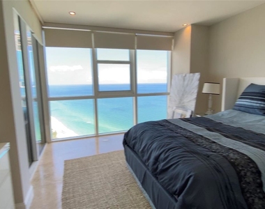 18201 Collins Ave - Photo Thumbnail 3