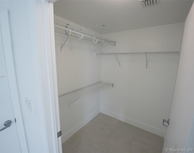 90 Sw 3rd St Apt 2407 - Photo Thumbnail 11