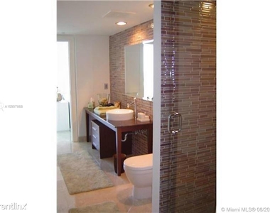 495 Brickell Ave - Photo Thumbnail 13