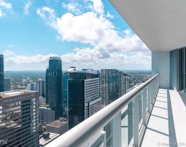 495 Brickell Ave - Photo Thumbnail 5