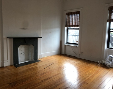 212 Clinton Street - Photo Thumbnail 5