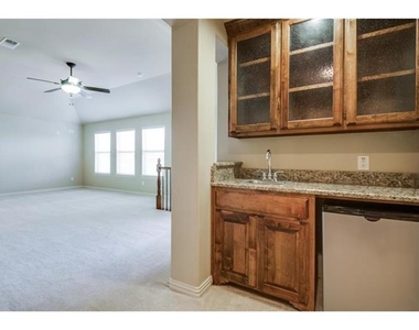 9679 Carriage Hill Lane - Photo Thumbnail 11