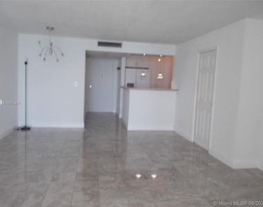 6450 Collins Ave - Photo Thumbnail 12