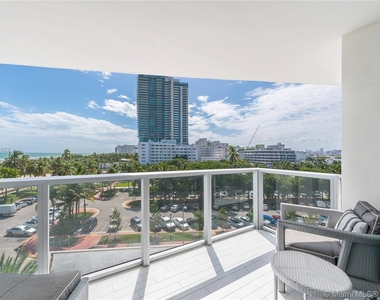 2201 Collins Ave - Photo Thumbnail 7