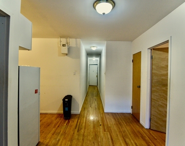 214 East 82nd Street - Photo Thumbnail 2