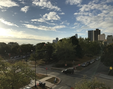 2100 North Lincoln Park West - Photo Thumbnail 17