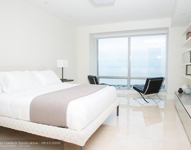 1425 Brickell Ave - Photo Thumbnail 6