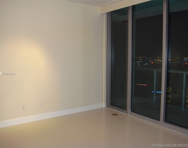 888 Biscayne Blvd - Photo Thumbnail 10