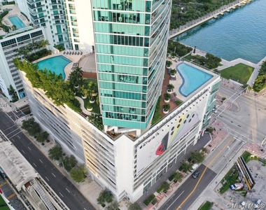 888 Biscayne Blvd - Photo Thumbnail 5