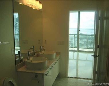 888 Biscayne Blvd - Photo Thumbnail 20