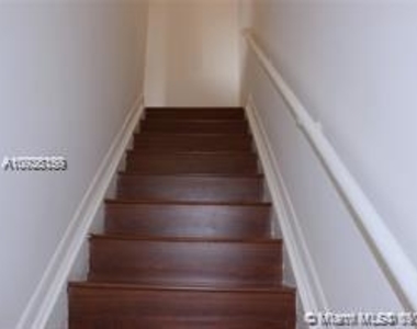 3872 Nw 90th Ave - Photo Thumbnail 4