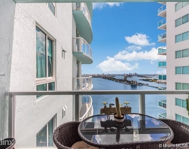 1900 N Bayshore Dr Apt 3403 - Photo Thumbnail 6