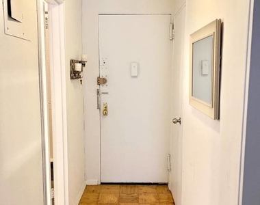 315 East 21st Street - Photo Thumbnail 3