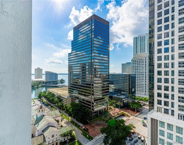 500 Brickell Ave - Photo Thumbnail 36