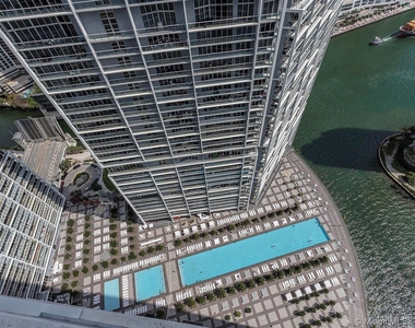 495 Brickell Ave - Photo Thumbnail 7