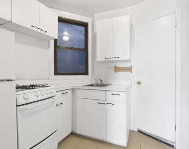 304 East 38th Street - Photo Thumbnail 1