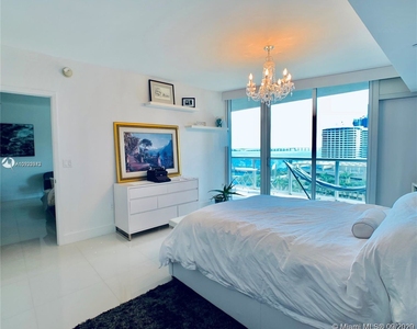 495 Brickell Ave - Photo Thumbnail 8