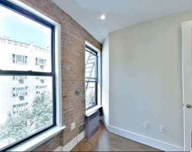 156 West 20th Street - Photo Thumbnail 2