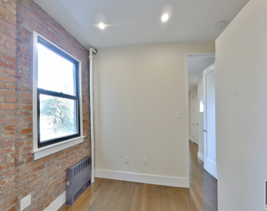 156 West 20th Street - Photo Thumbnail 3