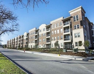 145 S Heights Blvd - Photo Thumbnail 0