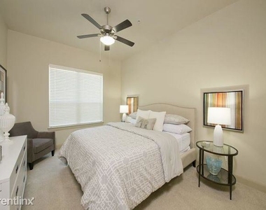 1755 Crescent Plaza Dr - Photo Thumbnail 7